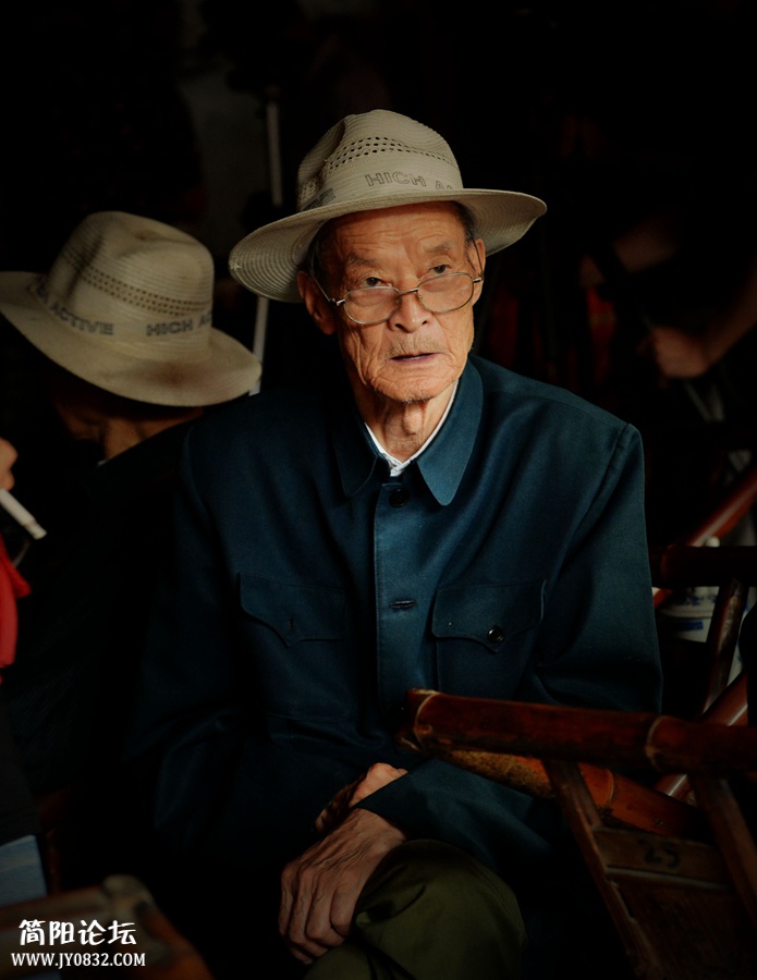 石桥镇的老人之三