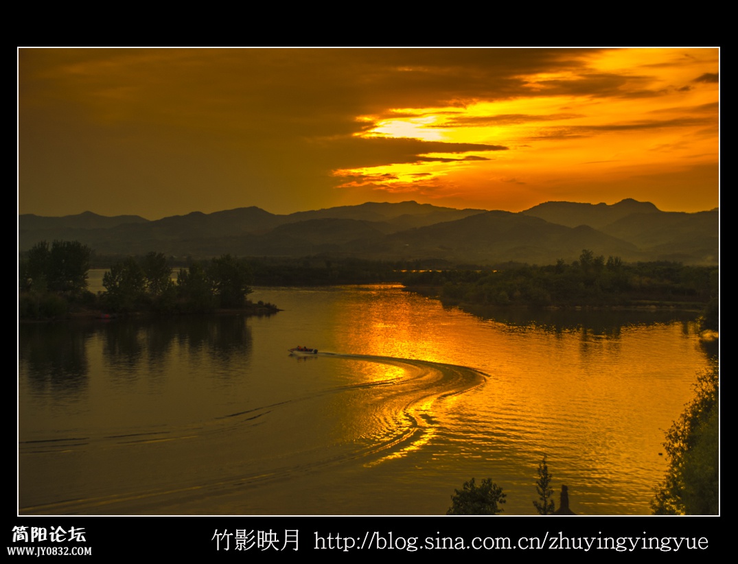 霞映三岔湖.JPG