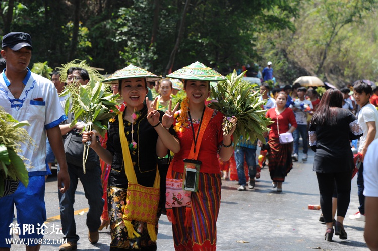 2015 泼水节 (21).JPG