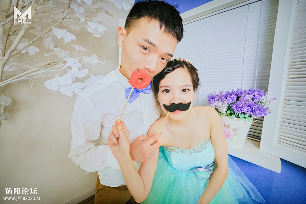 LEO_1719 8寸亚光拉米娜摆台.jpg
