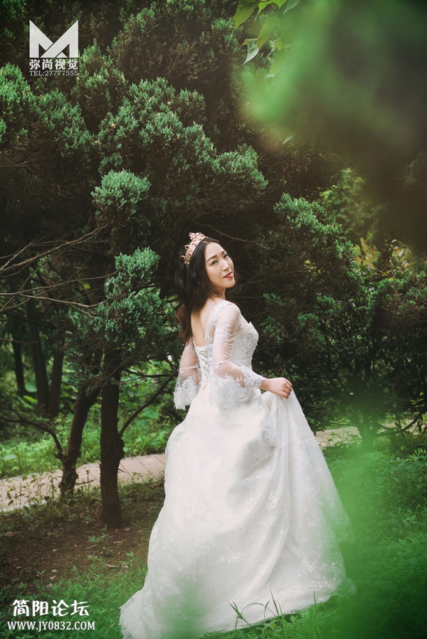 LEO_0503 7寸亚光拉米摆台.jpg