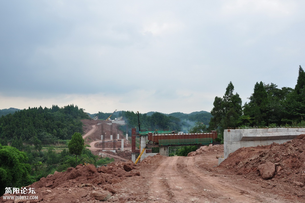 150826136简蒲高速成渝互通到镇金镇段.jpg