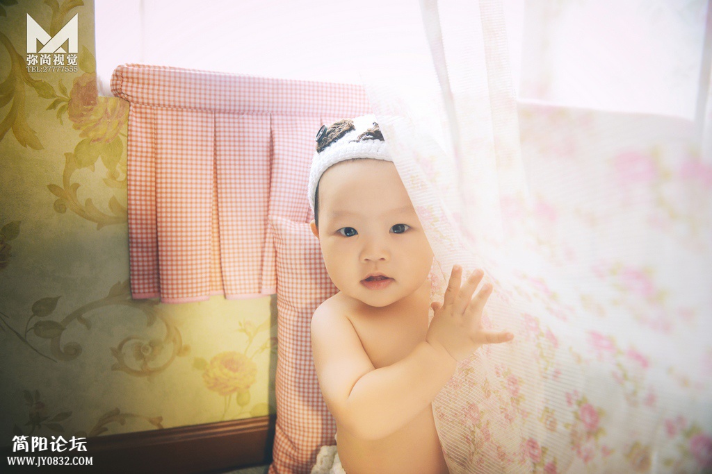LEO_4785  8寸亮面摆台.jpg