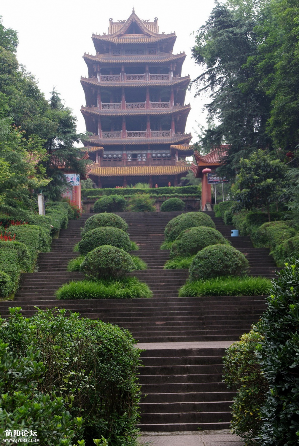 重龙 山.jpg