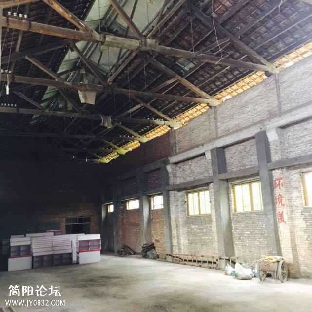 仓库左边视角