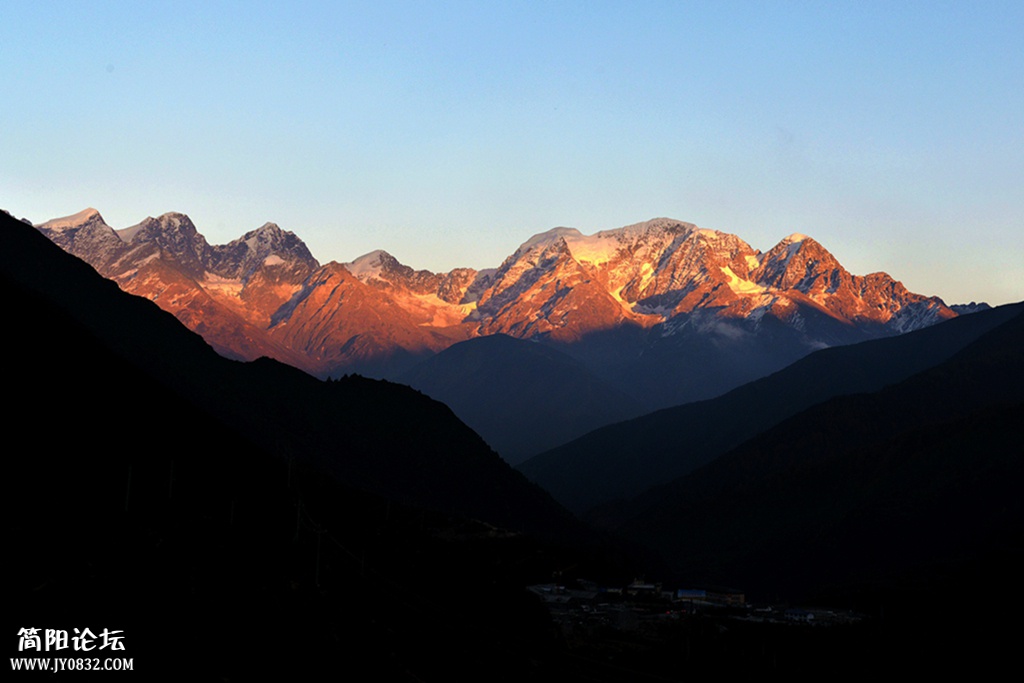 康定雪山  王鹰 (2).jpg