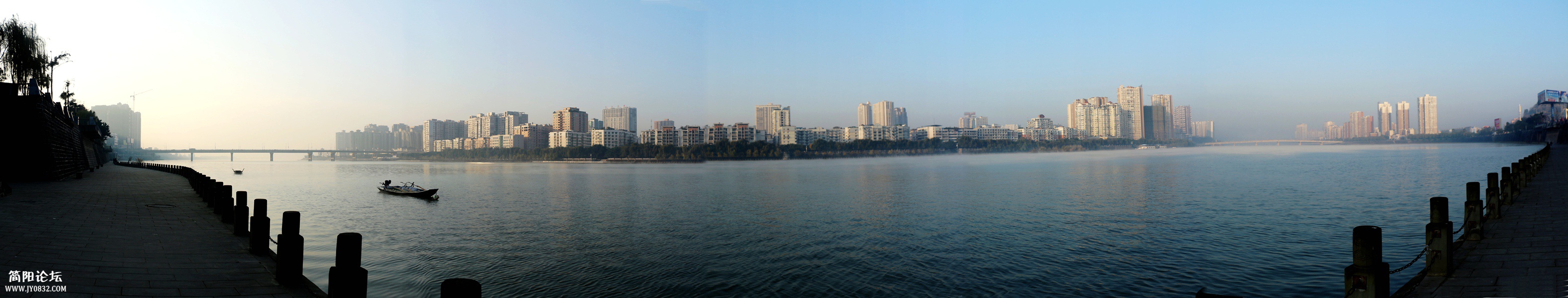 简阳江岸全景_副本.jpg