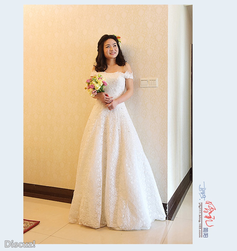 14——在新房留个影，永远记住穿着白色婚纱年轻的模样.jpg