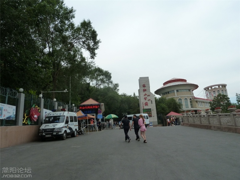乌市街景095.jpg