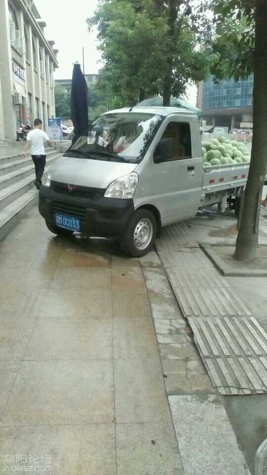 8h4445zqOhP8.jpg