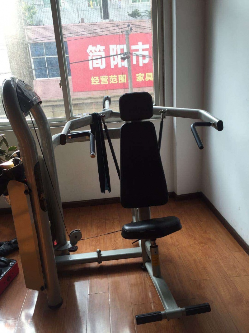 坐姿推肩.jpg
