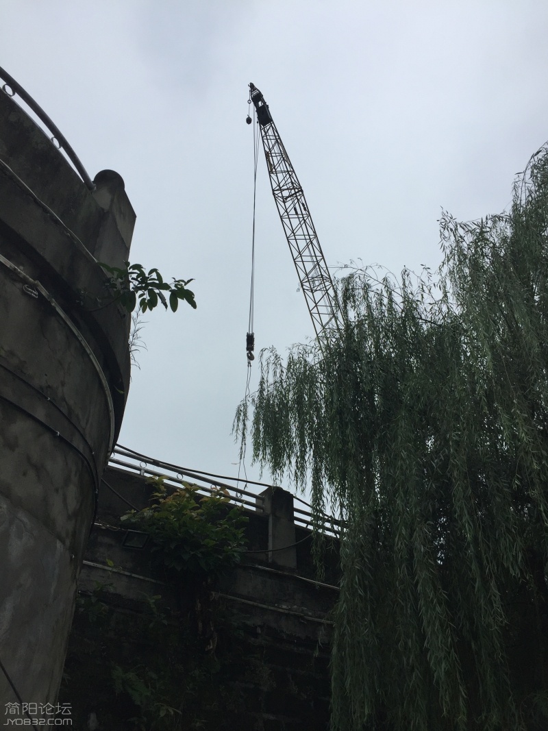 滨江路工地新增施工器械
