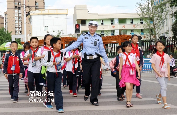 服务民生 (1).jpg