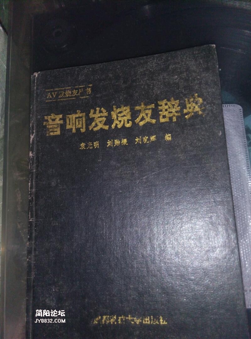 JS8aStOmThrg.jpg