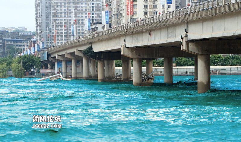 102251jc48r4yyoq8xy8rc.jpg