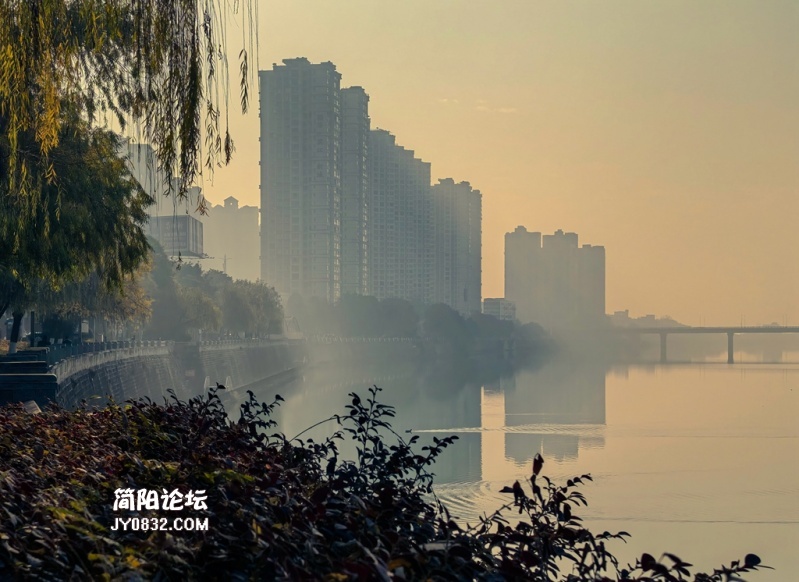 2024年岁末晨光.jpg