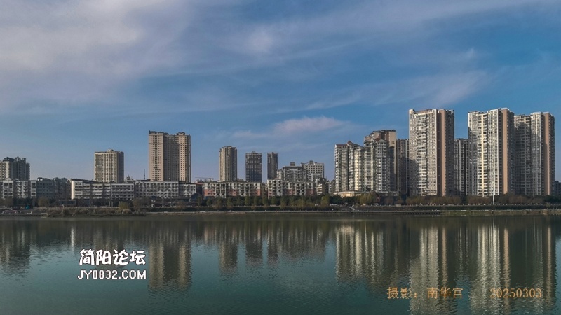 沱江岸边_20250303095808.jpg