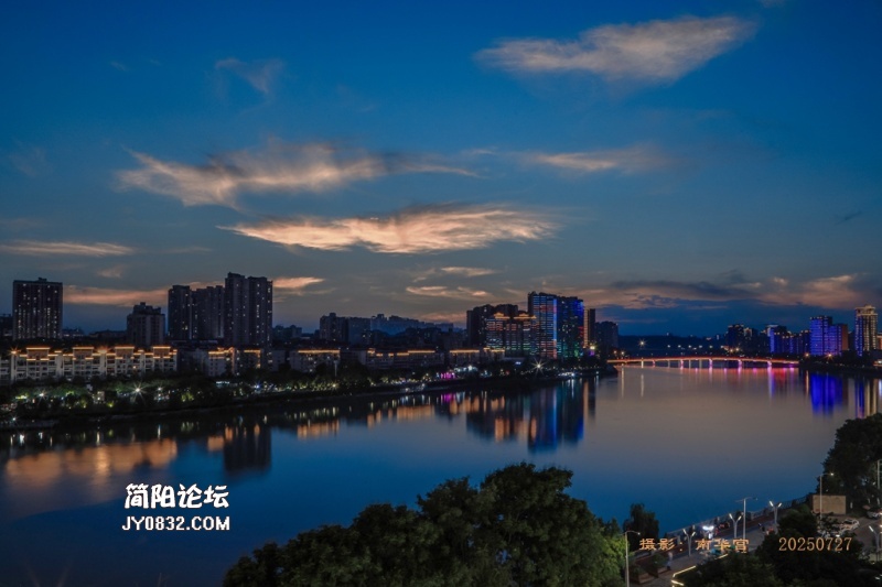 沱江夜色4.jpg