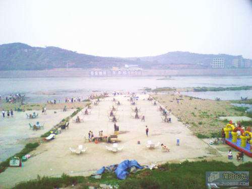 东门
