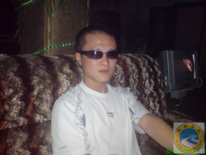 李努基维斯1.JPG
