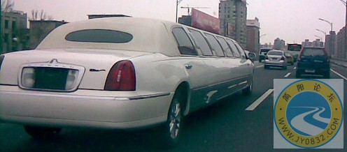 首都街头实拍—让你惊讶的车和车牌7.jpg