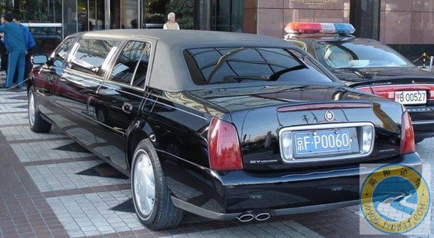 首都街头实拍—让你惊讶的车和车牌18.jpg