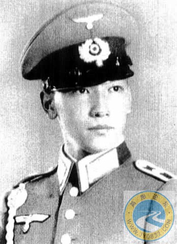 蒋纬国.jpg