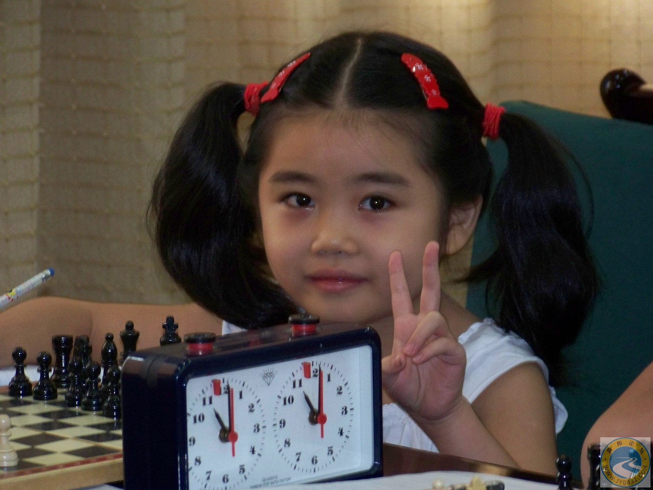 真希望有更多的女孩子加入到国象队伍中来，瞧，多可爱1.JPG