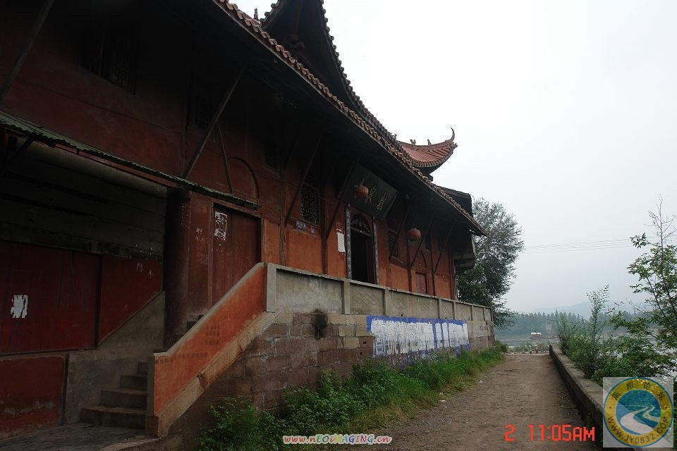 龙泉寺庙门