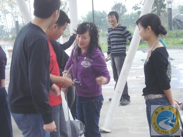 DSC00018加了冰的红茶到场签到.jpg
