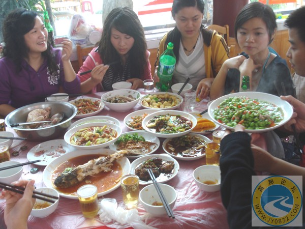 DSC00139继续吃进行中.jpg