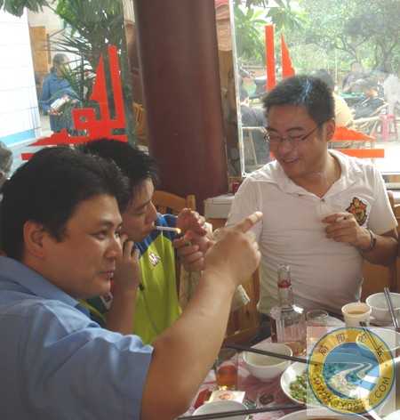 DSC00164军用菜刀与自由战士.jpg