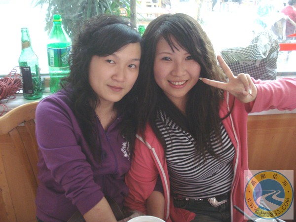 DSC00157加了冰的红茶和红颜祸水.jpg