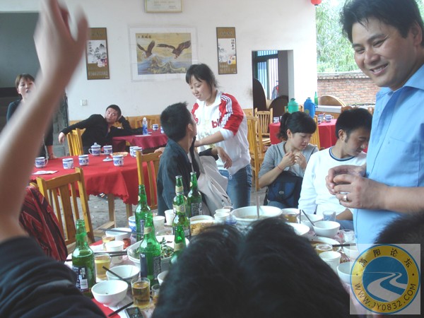 DSC00215室内还在酣战.jpg