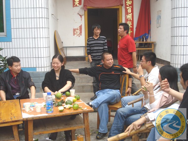 DSC00219闲谈之中.jpg