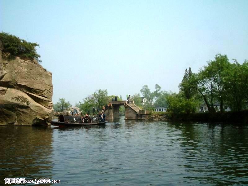 东湖.jpg
