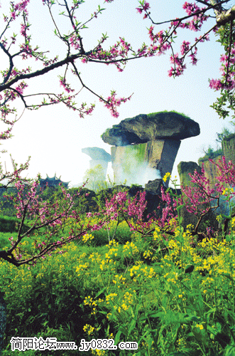 吼山桃花-这里拍过《西游记》.gif