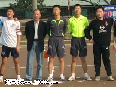 裁判与双方队长