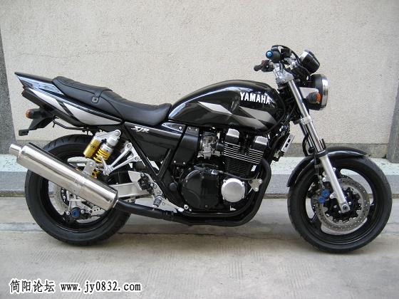 本人的爱车。02年的XJR400