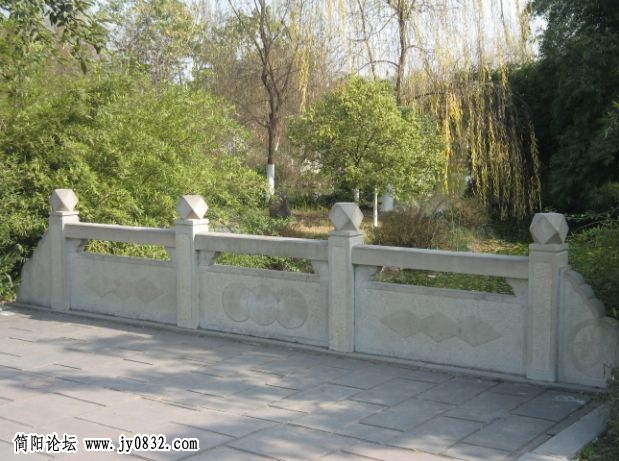 湖畔小桥.jpg