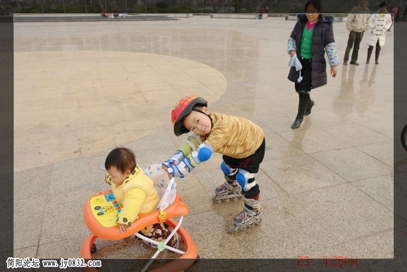 轮滑 (2).jpg