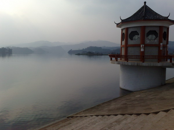 三岔湖大坝.jpg