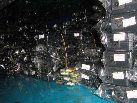 批发销售电源适配器.jpg