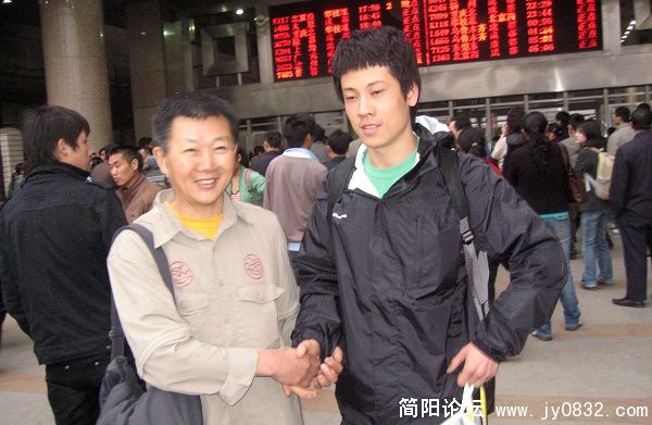 黄大哥与卢晓磊见面.JPG