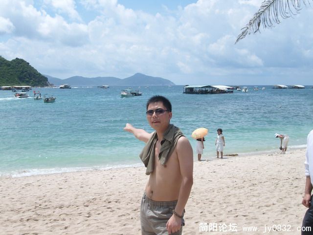我就在那里游泳~`~~~