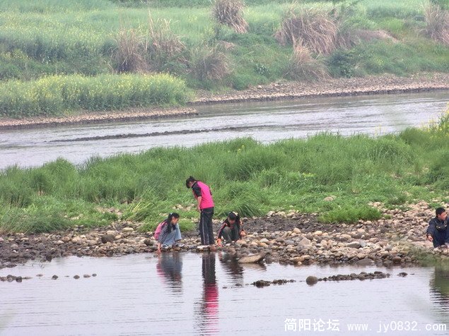 快乐的小女生