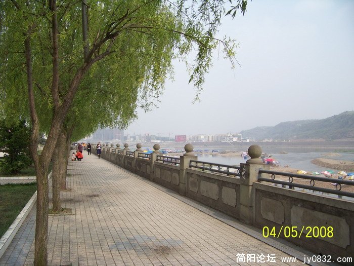 照片 052_缩小大小.jpg