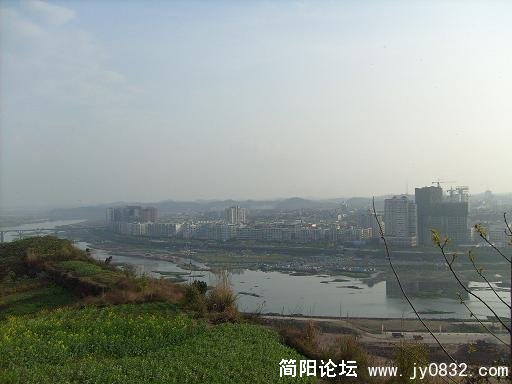 这样看沱江河的水好象还是有点少