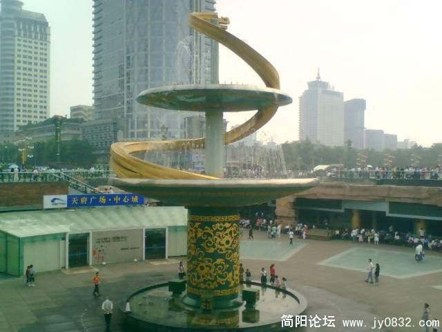 广场.JPG