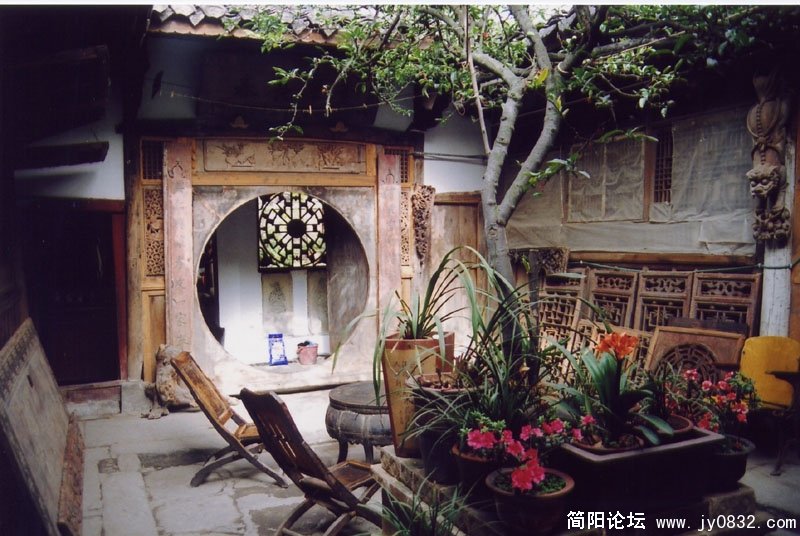 收藏木雕的张家小院